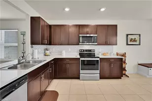1616 NE 6th Pl, Cape Coral, FL 33909 - Photo 3