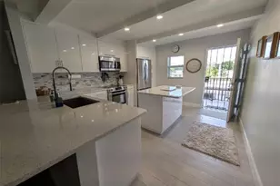 2111 Barkeley Ln, Fort Myers, FL 33907 - Photo 9