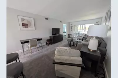 2111 Barkeley Ln #13, Fort Myers, FL 33907 - Photo 5