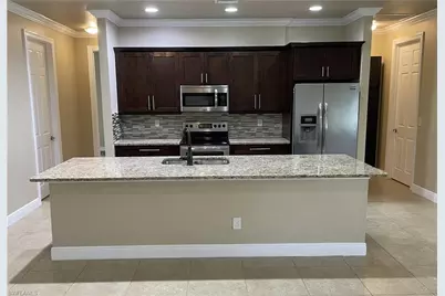 511 SW 7th Pl, Cape Coral, FL 33991 - Photo 5