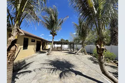 511 SW 7th Pl, Cape Coral, FL 33991 - Photo 15