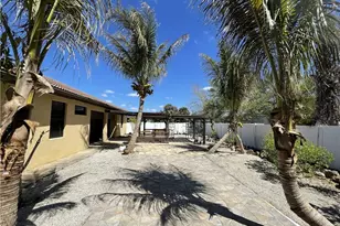 511 SW 7th Pl, Cape Coral, FL 33991 - Photo 15