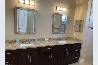 511 SW 7th Pl, Cape Coral, FL 33991 - Photo 23