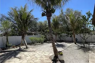 511 SW 7th Pl, Cape Coral, FL 33991 - Photo 13