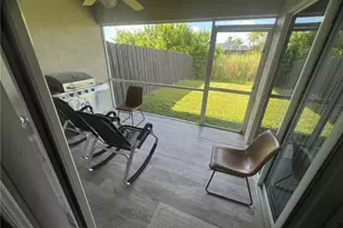 2034 NE 6th St, Cape Coral, FL 33909 - Photo 11