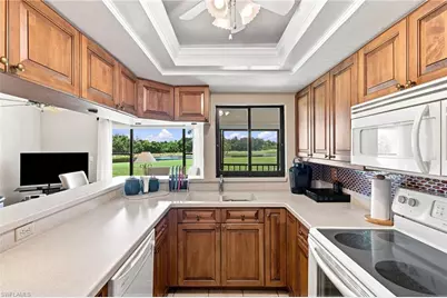 5585 Trailwinds Dr #324, Fort Myers, FL 33907 - Photo 5