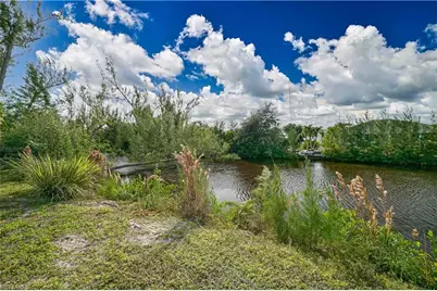 3901 Crestwell Ct, Saint James City, FL 33956 - Photo 5