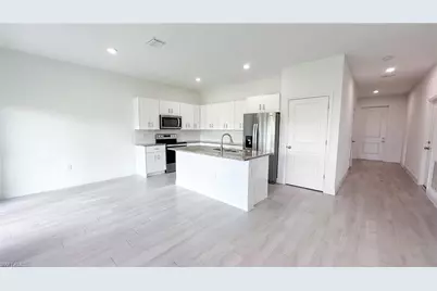 2007 Inglewood Cir, Labelle, FL 33935 - Photo 5