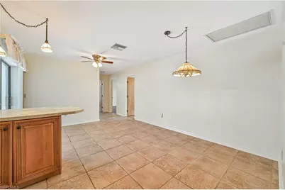 634 SE 32nd St, Cape Coral, FL 33904 - Photo 9