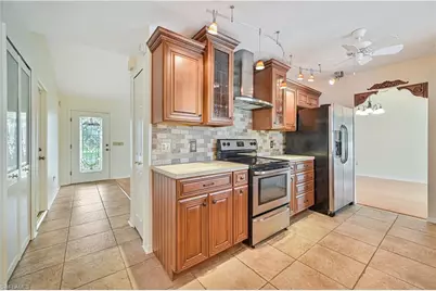 634 SE 32nd St, Cape Coral, FL 33904 - Photo 3
