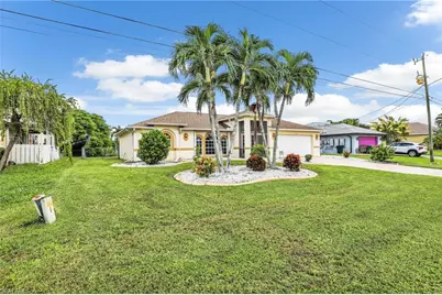 323 SE 9th Ave, Cape Coral, FL 33990 - Photo 3