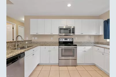 323 SE 9th Ave, Cape Coral, FL 33990 - Photo 15