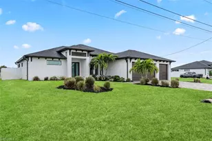 1124 SW 4th Ln, Cape Coral, FL 33991 - Photo 3