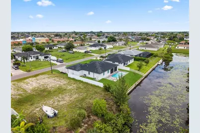1124 SW 4th Ln, Cape Coral, FL 33991 - Photo 9