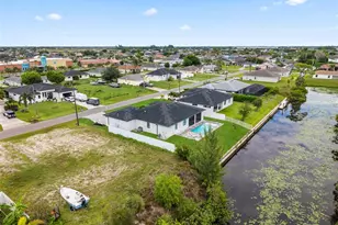 1124 SW 4th Ln, Cape Coral, FL 33991 - Photo 9