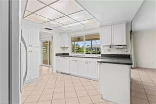 403 SE 33rd Terrace, Cape Coral, FL 33904 - Photo 7