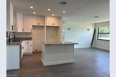 913 Entrada Dr N, Fort Myers, FL 33919 - Photo 3