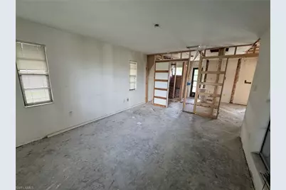 2215 Treehaven Cir N, Fort Myers, FL 33907 - Photo 5