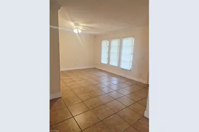 3206 SE Santa Barbara Pl, Cape Coral, FL 33904 - Photo 5