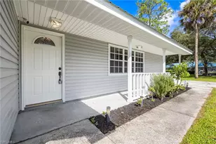 1212 Woods Dr, Labelle, FL 33935 - Photo 3