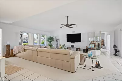 606 SE 15th St, Cape Coral, FL 33990 - Photo 11