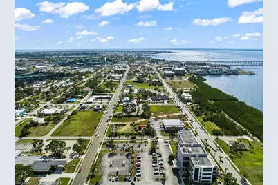 525 E Olympia Ave, Punta Gorda, FL 33950 - Photo 5