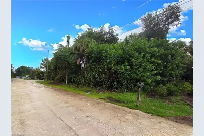 520 Santa Cruz St, North Fort Myers, FL 33903 - Photo 5