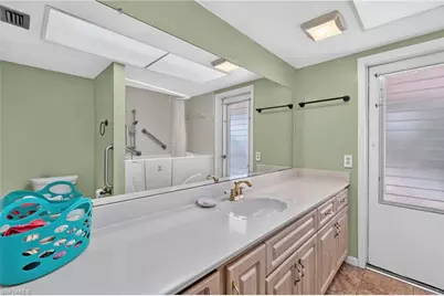 102 SE 38th Ter, Cape Coral, FL 33904 - Photo 23