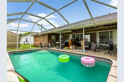 209 NE 9th Ct, Cape Coral, FL 33909 - Photo 7