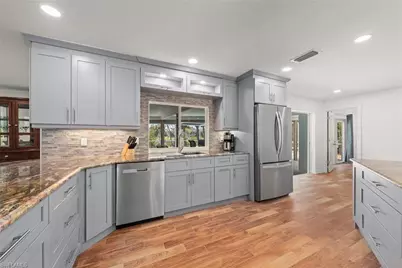 9421 Moonlight Dr, Sanibel, FL 33957 - Photo 15