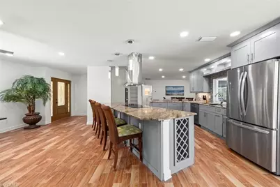 9421 Moonlight Dr, Sanibel, FL 33957 - Photo 9