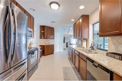 716 SW 32nd Ct, Cape Coral, FL 33991 - Photo 17