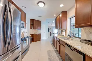 716 SW 32nd Ct, Cape Coral, FL 33991 - Photo 17