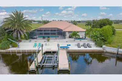 716 SW 32nd Ct, Cape Coral, FL 33991 - Photo 5