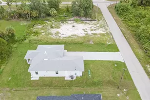 758 Bianca Ave S, Lehigh Acres, FL 33974 - Photo 35