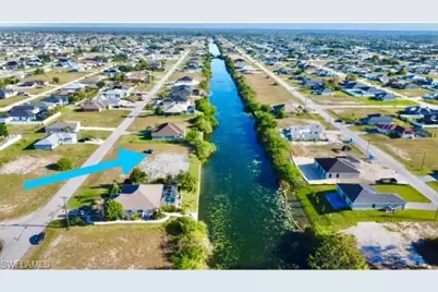 2025 NE 5th Pl, Cape Coral, FL 33909 - Photo 1
