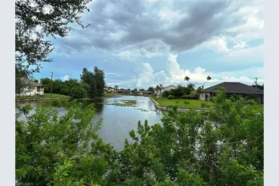 527 SE 15th St, Cape Coral, FL 33990 - Photo 5