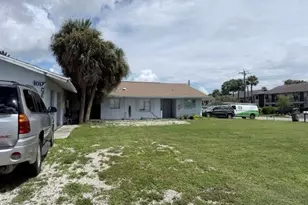 1017 SE 39th Terrace, Cape Coral, FL 33904 - Photo 3