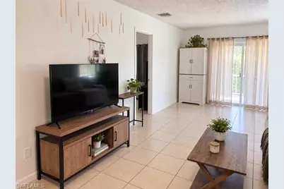 1017 SE 39th Ter, Cape Coral, FL 33904 - Photo 5