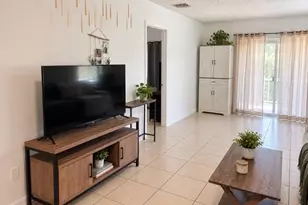 1017 SE 39th Terrace, Cape Coral, FL 33904 - Photo 5