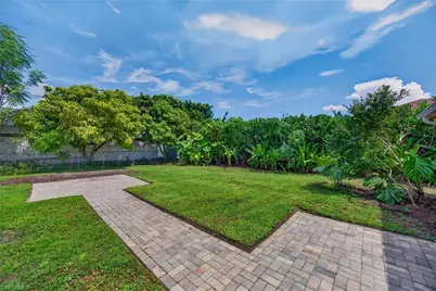 305 SE 27th Ter, Cape Coral, FL 33904 - Photo 37