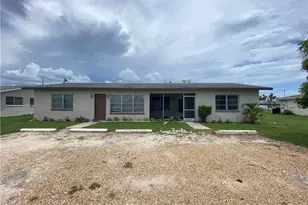 330 Palmetto Dr, Cape Coral, FL 33904 - Photo 1