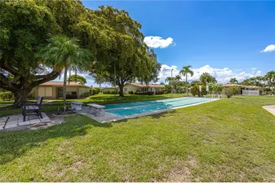 5586 Pendlewood Ln, Fort Myers, FL 33919 - Photo 23