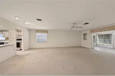 5586 Pendlewood Ln, Fort Myers, FL 33919 - Photo 9