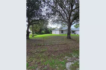 1025 Iris St E, Lehigh Acres, FL 33974 - Photo 5