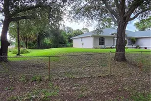 1025 Iris St E, Lehigh Acres, FL 33974 - Photo 5