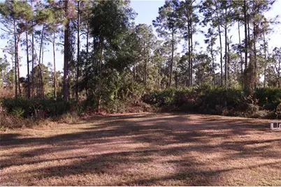 1066 Barnett St E, Lehigh Acres, FL 33974 - Photo 3