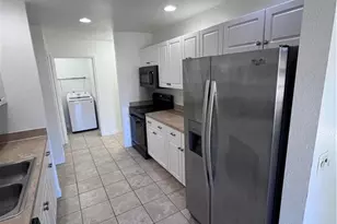 1066 Barnett St E, Lehigh Acres, FL 33974 - Photo 9