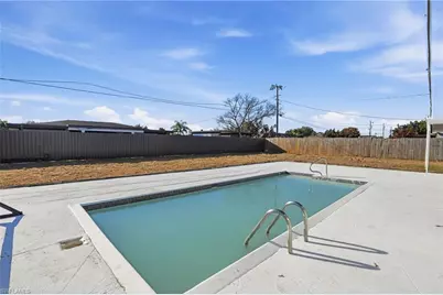 312 Hollywood St, Lehigh Acres, FL 33936 - Photo 35