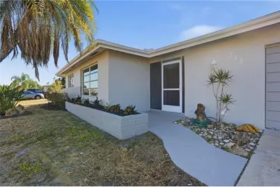 312 Hollywood St, Lehigh Acres, FL 33936 - Photo 11